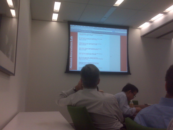 Meta-tweet: NYT's Bill Keller reads @NiemanLab