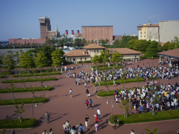 今朝の東京ディズニーシーの開園待ち