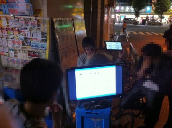BUY MOREの店頭で、元FreeTスタッフ「M氏」こと森田氏によるHaswellの説明会が実施中。