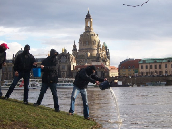 Linke Extremisten lassen Deutschland im Chaos versinken.