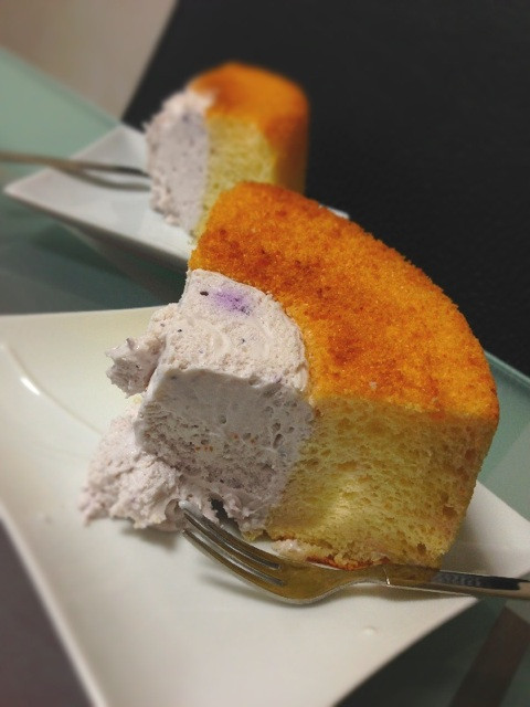 おやつー。シフォンケーキ ブルーベリー♪