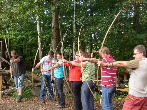 Bogenkurs im Dschungel-. und Bogencamp Neuhaus.