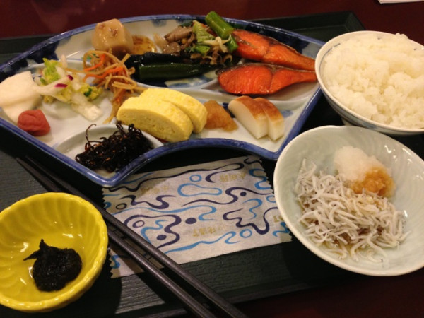 朝食 和食 at 水明館 常盤 オープンキッチンダイニング