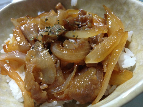 豚丼うまい (少なめ)