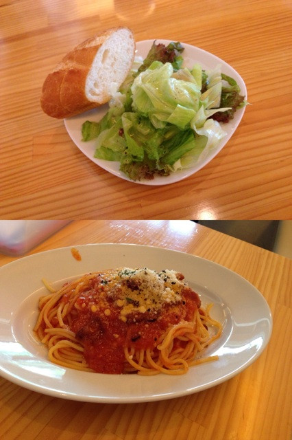 パンチェッタの辛口トマトソース at Ricco