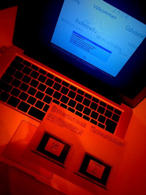 MacBook Air の電源ON。