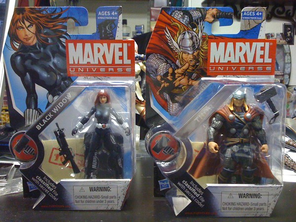 Whee! New series came in. Thor and Natasha.