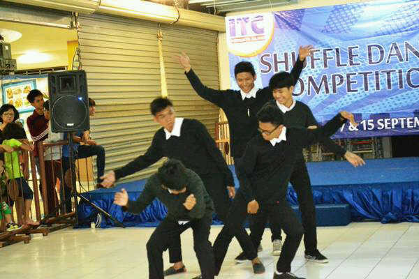 We Are Retweet Style On Step!♠