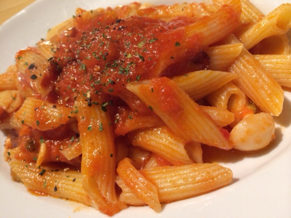 茸とベーコンのペンネアラビアータ at Ricco