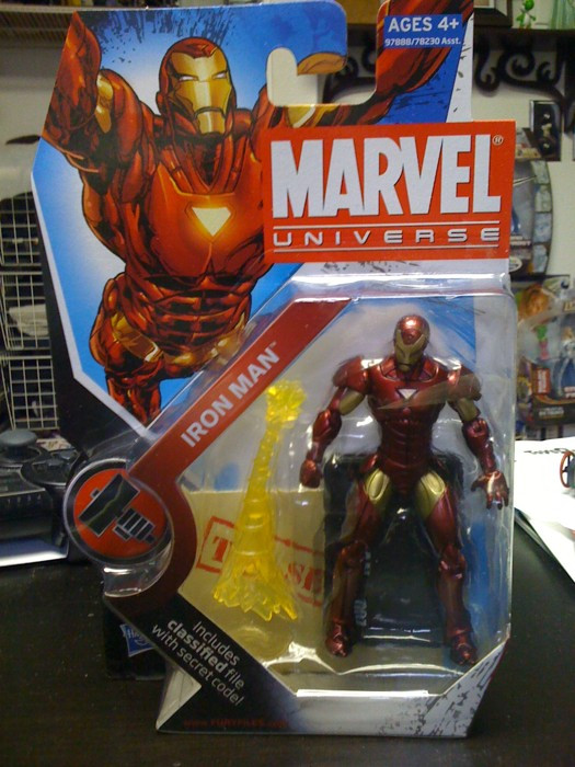 Read that the Extremis Iron Man is more poseable than other Iron Mans. Let's see.