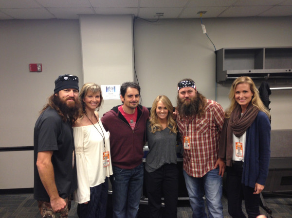 Look who's gracing us with their presence tonight. So psyched. @DuckDynastyAE 