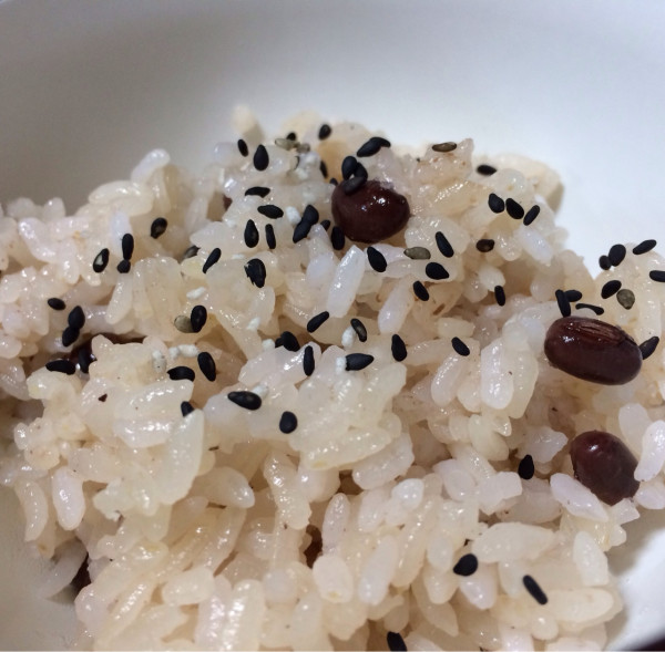 差し入れにいただいた赤飯うまい（・∀・）