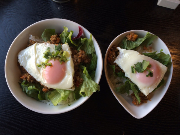 大盛り無料（・∀・） けっこうサイズちがう at サイゴン2