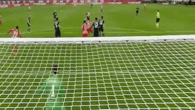GIF: David de Gea's view of Alejandro Dominguez' deflected shot that gave Olympiakos the lead. 