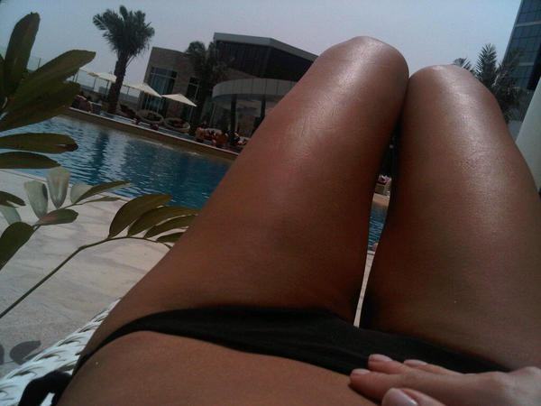 Abu Dhabi does not suck, sitting poolside before the weigh ins.. :D