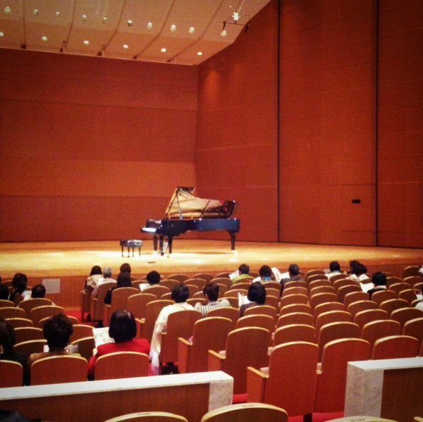 辻井伸行日本ツアー。鳥取にも来てくれました。ありがとう、日本海テレビさん！今日のスタンウェイも楽しみ！