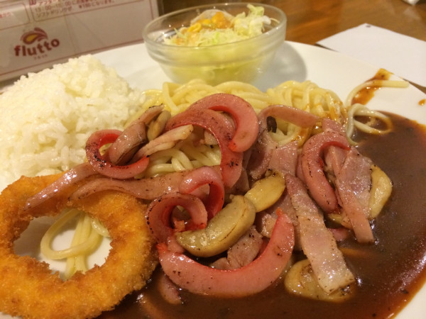 辛くなくてマイルドな感じで食べやすい( ´ ▽ ` )

あんかけパスタ ミラネーゼ with イカリングフライ at flutto フルット