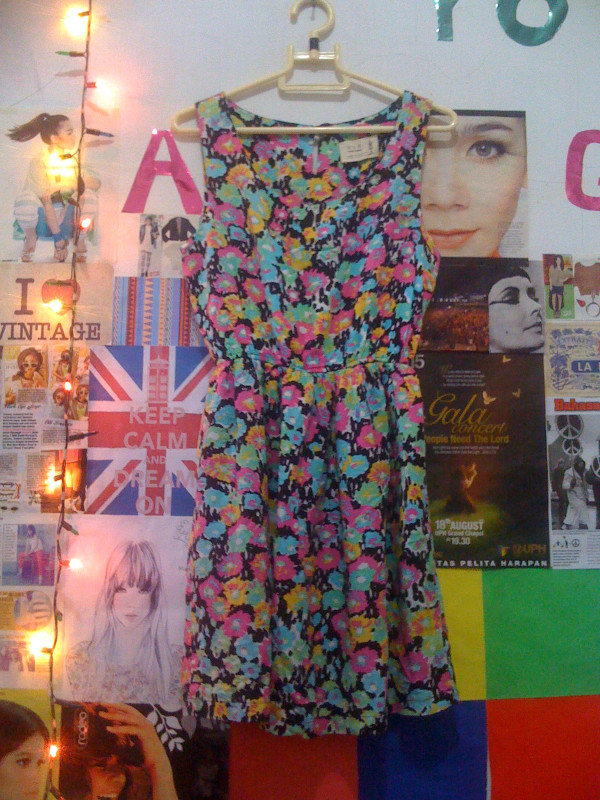 Vintage dress #Flower #Second #GoodCondition Rp. 70.000 uk. SL (hub : 085755486012 atau 081235402882)
