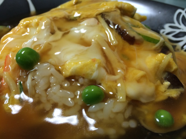 昼食に天津飯。