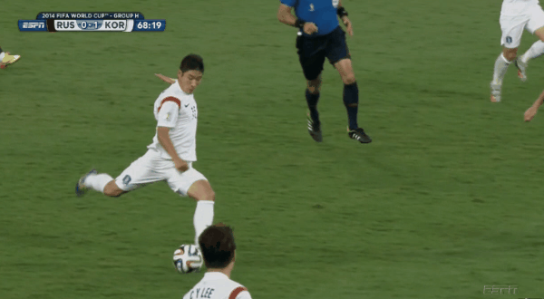 GIF: Russia keeper goes oops