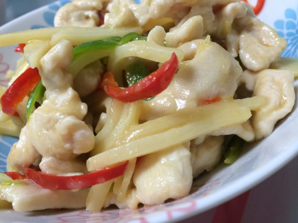 鶏青椒肉絲うまい