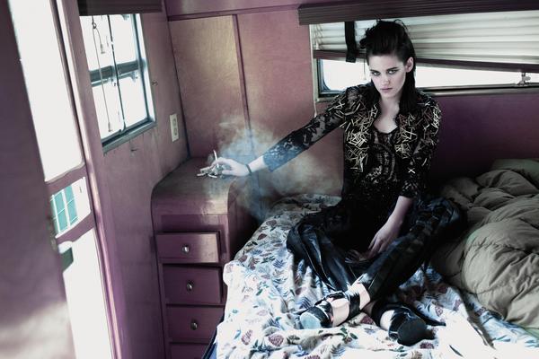 Just Shoot Me! *UNF* - Flaunt Photoshoot (via @ETCanada)  