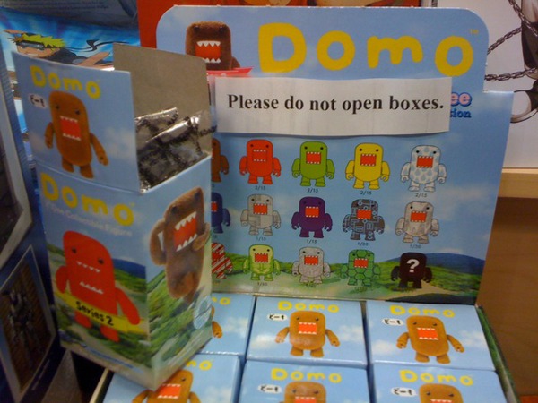 Seen in Borders. It's a shame when the patrons of a bookstore are illiterate. 