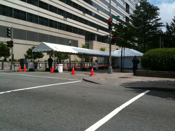 Trying to navigate the streets of FoBo, forgot it was IMF/World Bank meeting/protest weekend! #onlyindc 